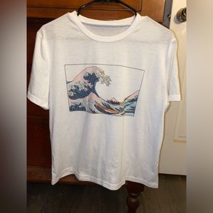 Beach wave white tee shirt